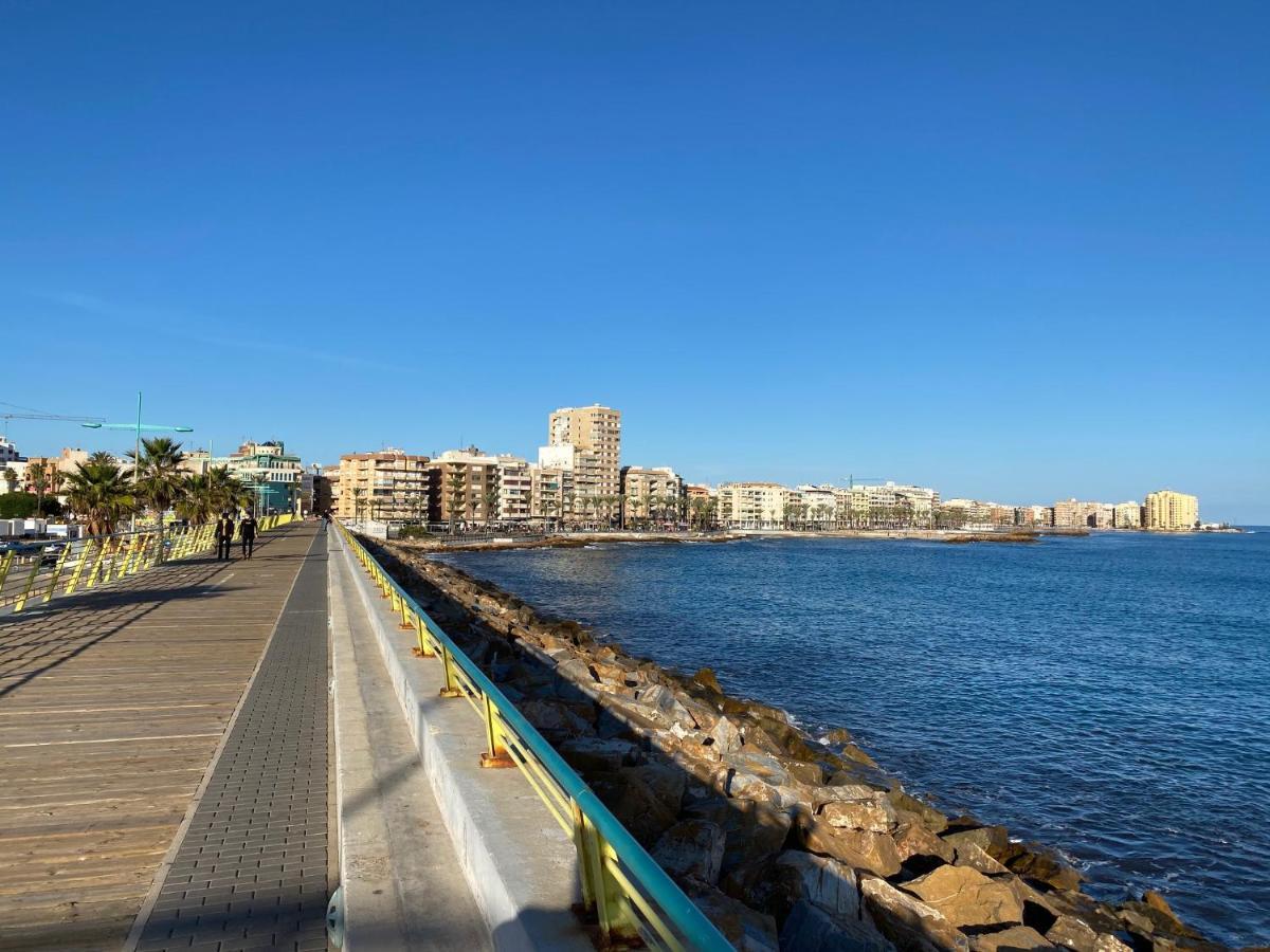 Amazing 2-Bedrooms Apartment With Pool Torrevieja Center מראה חיצוני תמונה